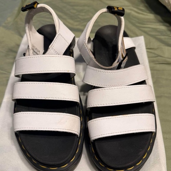 DR. MARTENS BLAIRE SANDALS
Size 9 (EU41) - Picture 2 of 7